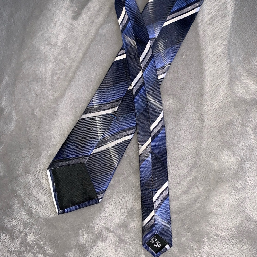 Like-New Tie!